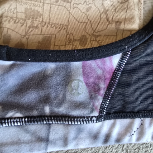 Lululemon Flow Y bra Unicorn Tears size 4 - Picture 5 of 6